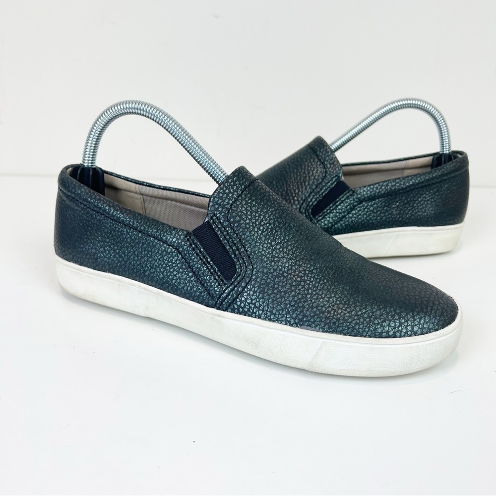 Naturalizer Marianne Pebbled Leather Slip on Sneaker in Blue/Green Iridescent